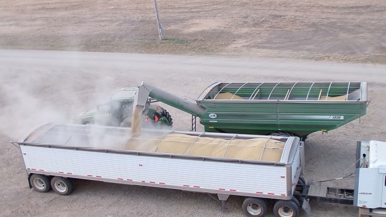 Grain cart unloading