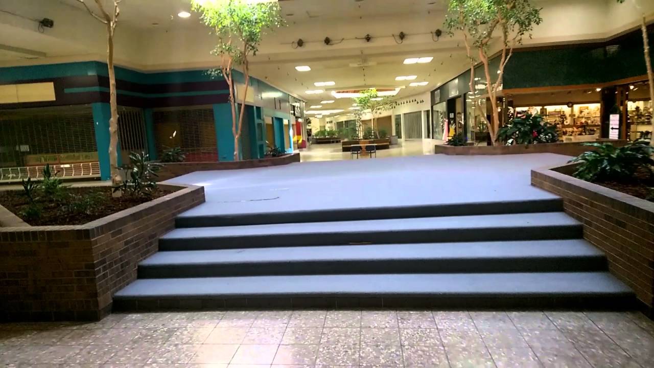 Walking tour of the Aberdeen, WA mall dead mall) YouTube