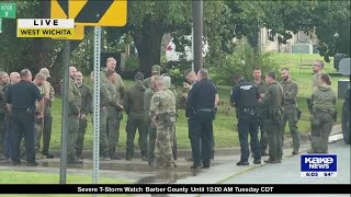 Suspect surrenders after standoff at west Wichita apartment complex