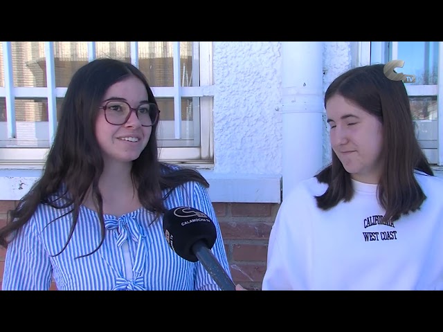 Dos alumnas francesas llegan a Calmaocha con el programa Cruzando Fronteras