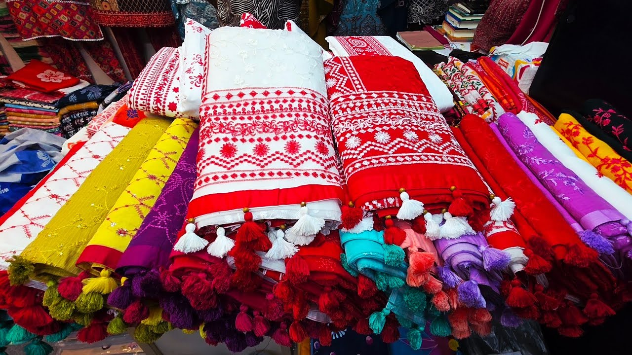 পূজার জন্য লাল সাদা শাড়ি | পাইকারি দামে বুটিকসের দামি দামি শোরুম কোয়ালিটি শাড়ি