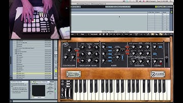 QuNeo controls Minimoog V