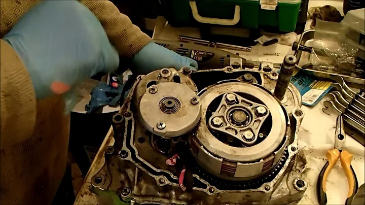 Honda CB125s restoration pt 3 Engine disassembly
