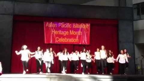 Lambda Phi Epsilon Brothers and Lil Sis