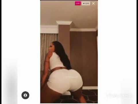 Jania Meshell twerking on Instagram live