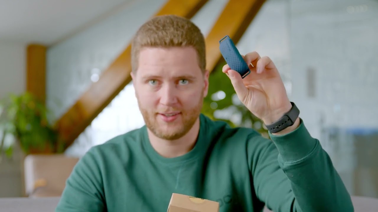 Tractive GPS Cat Tracker - What's In The Box