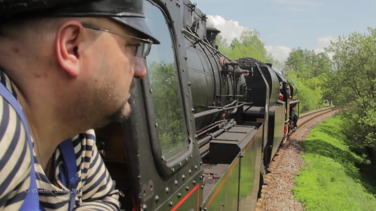 Parní lokomotivy 464.102 a 475.179 v čele expresu Praha - Šumperk I.