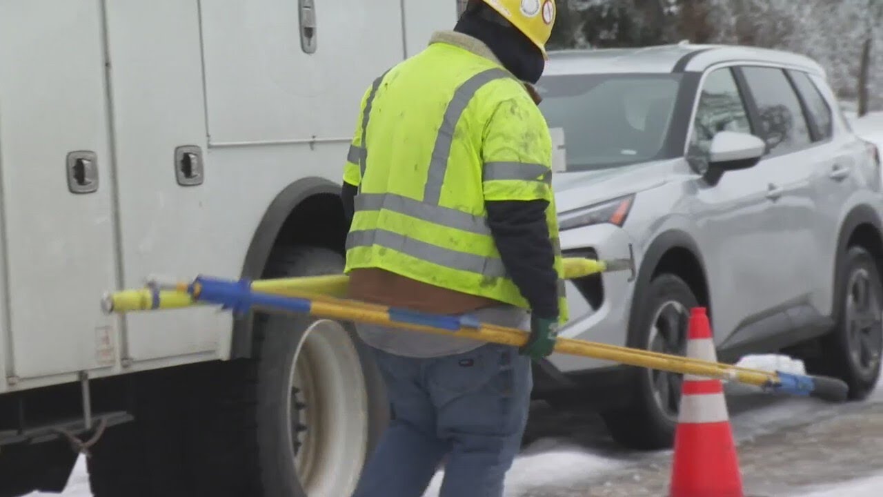 Crews continue work to restore power as thousands remain in dark during ...