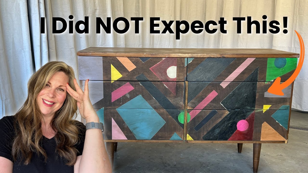 Я НЕ БЫЛ готов к тому, что обнаружил под краской на этом комоде MCM!