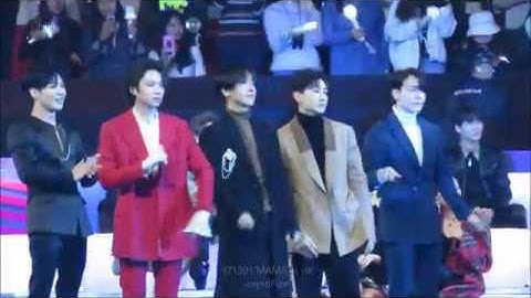 171201 MAMA in HK - Fanboys SUJU & Taemin React to EXO