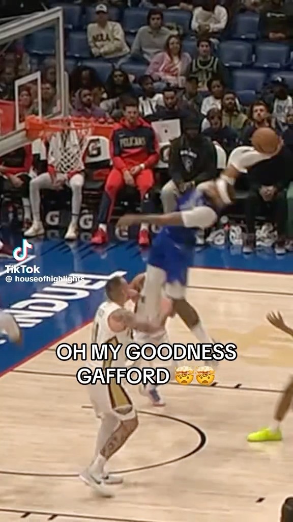 HOW? #hoodnews #danielgafford #NBA #basketball #sports #viralvideo #mavs #pelicans #omg #how #wow #i