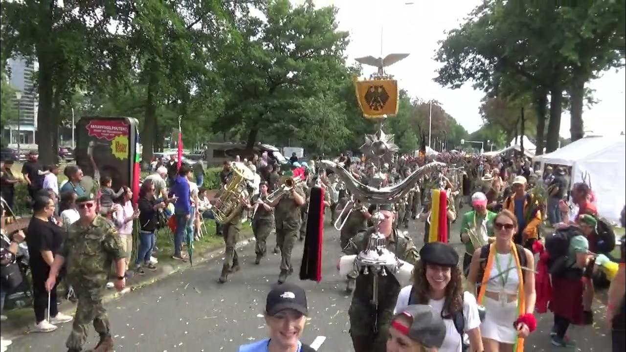 Nijmeegse Vierdaagse 2023 intocht , Duits