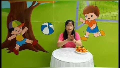 Hướng dẫn trẻ lột vỏ quýt