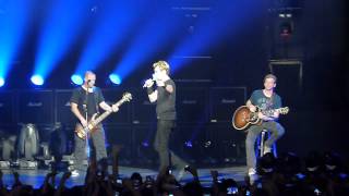 Nickelback - Lullaby @ Zenith, Paris.