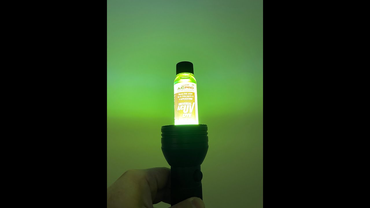 Использование УФ-красителя для обнаружения утечек в системах кондиционирования