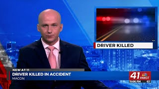1 dead, 1 hospitalized after east Macon crash