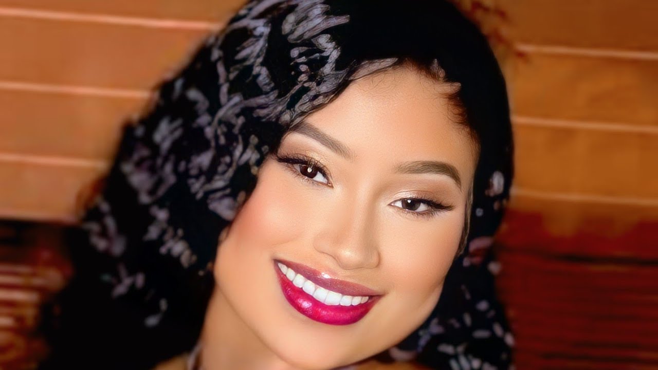 Голди Хилтон: Потрясающая модель plus-size с пышными формами, биография, фотосессии и образ жизни.