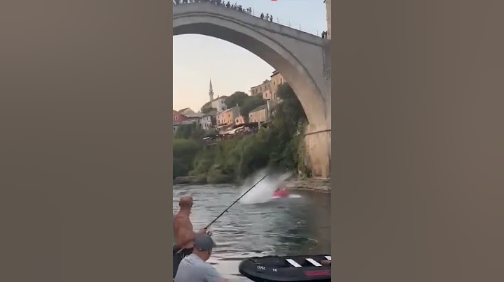 Zamalo tragičan skok sa starog mosta!