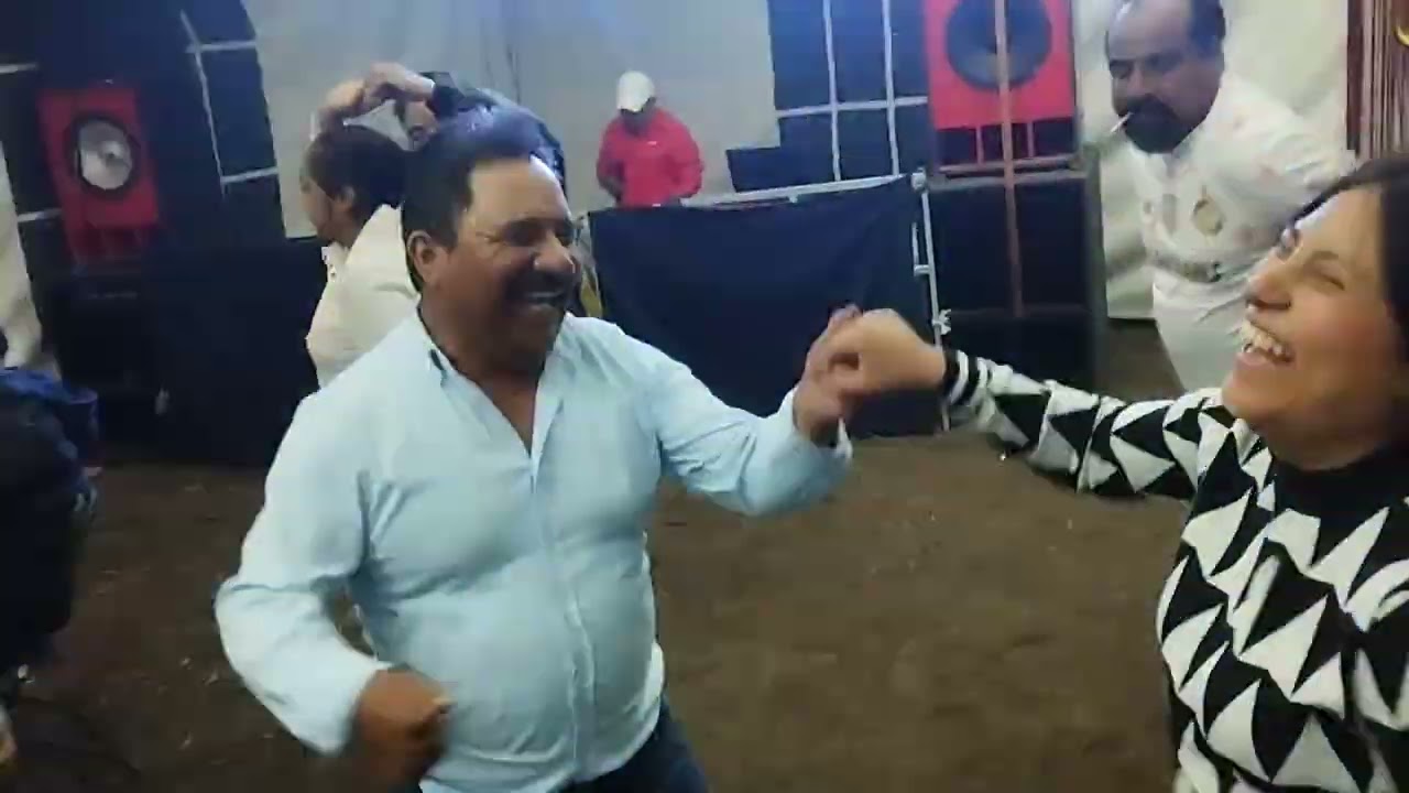 Sonido pequeño..seguimos trabajando gracias a dios el embarcadero vista hermosa ...