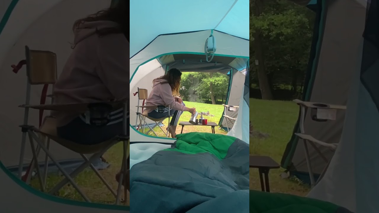 Dimineți de vară la cort, cu gust de munte. 