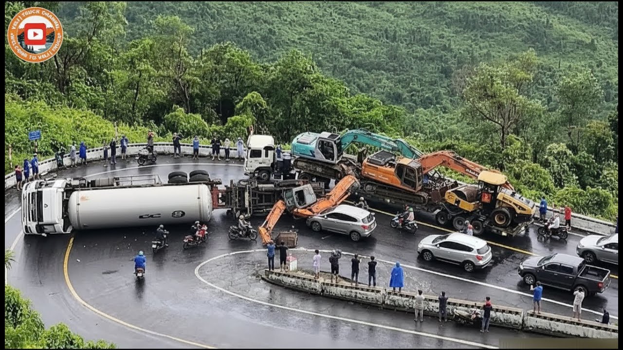 Застрял на опасном повороте – водитель-новичок изо всех сил пытается спасти перегруженный грузовик.
