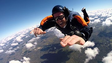Sky diving course with www learnskydiving co uk