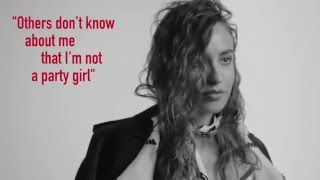 Lizzy Jagger - Tods Band The Wave Bag