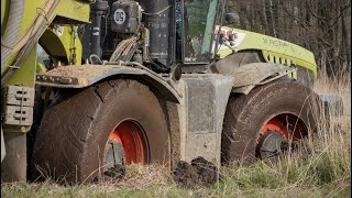 Claas Xerion 5000 | Stuck in the mud