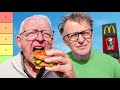 Opa (83) test Fast Food voor het EERST