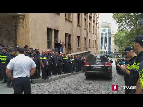 მოძრაობა „სირცხვილიას“ წევრებმა პარლამენტის მიერ მთავრობის ...