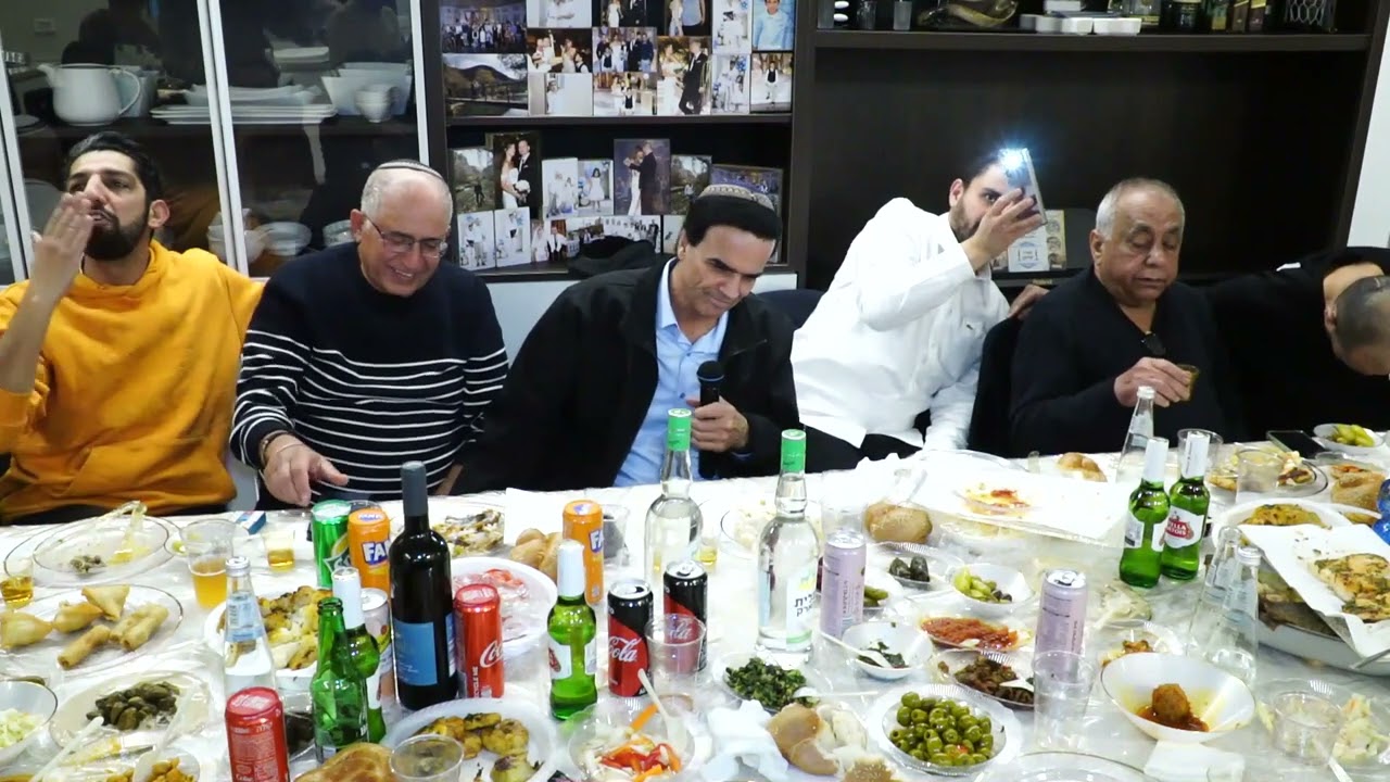 הזמרים ציון גולן וחיים ישראל בביצוע מיוחד לפיוט 