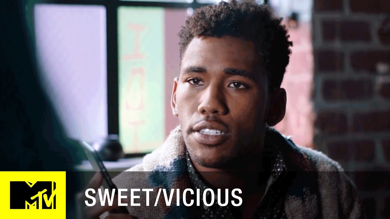 Badass Moments 'Ophelia Hits the Bong' (Episode 1) Sweet/Vicious