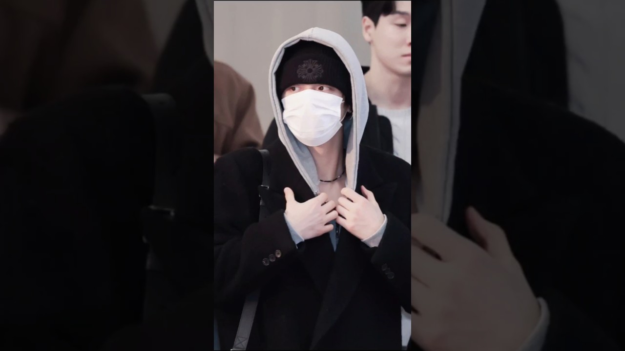 Yeonjun today for an offline fansign event in Beijing 