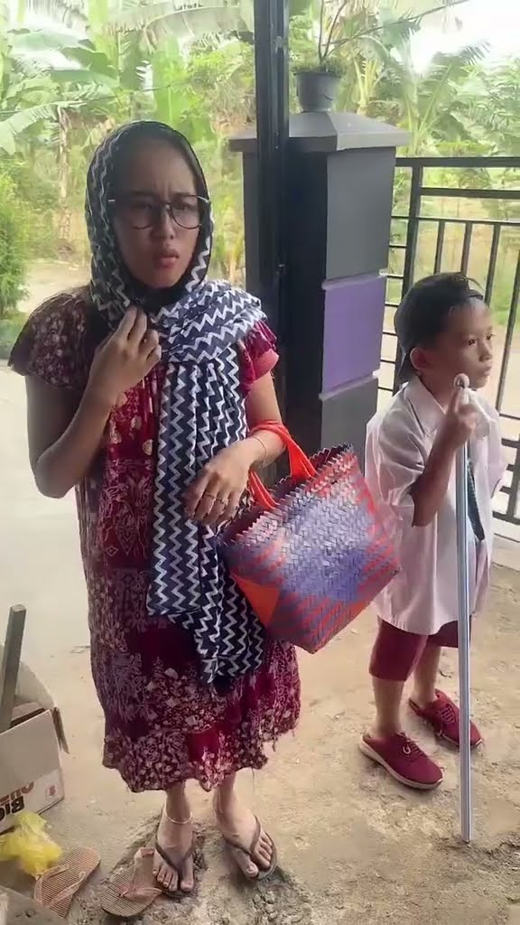 Vidio kocak dan gokil @nyaikembang1nyaikembang1 /salah sangka?