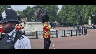 Scots guard major generals review trooping of the colour #thekingsguard
