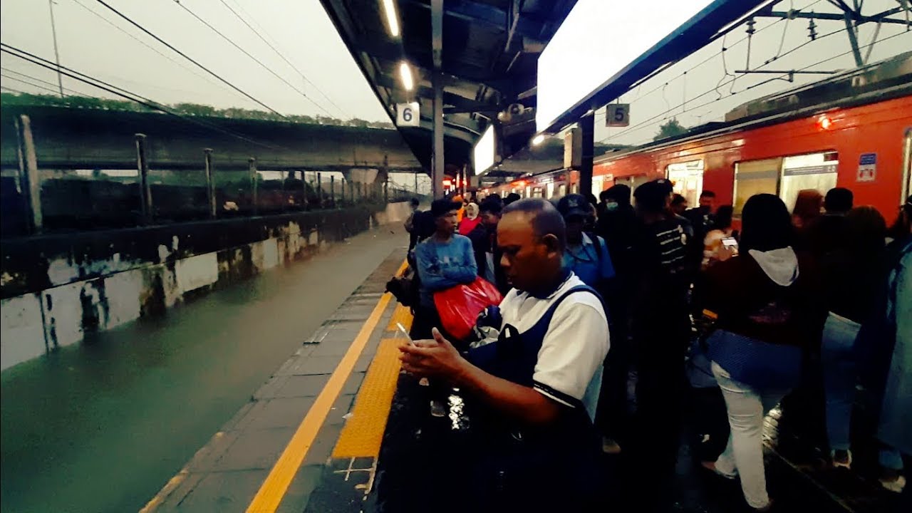Stasiun Gondanglegi Terbaru Kondisi Beberapa Stasiun Saat Banjir Jakarta 01-01-2020 - YouTube