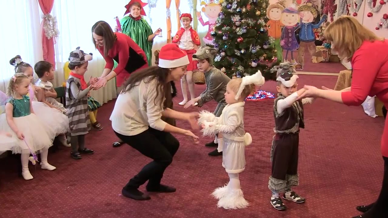 Танец для ясельной группы. Танцы ясли. Танец зверей в детском саду на новый год. Дети ясли танцуют. Танец зверят в детском саду.