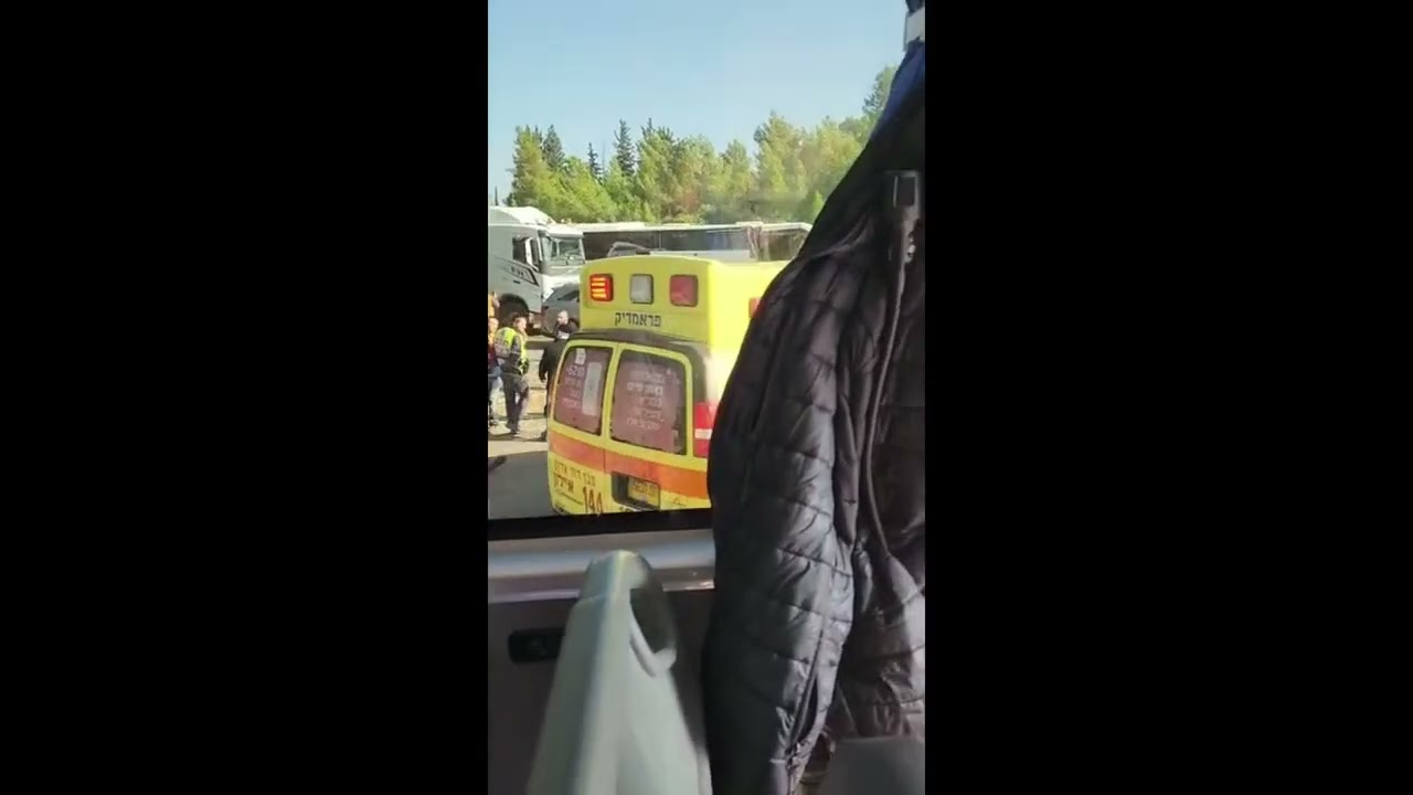 33 נוסעים: תאונה מחרידה בין משאית לאוטובוס שמסיע ילדים | תיעוד מהזירה