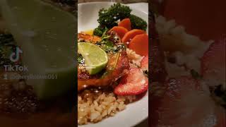 Scrumptious Salmon W/ Lime, Cilantro & Brown Rice   Eat4Lifewithbrown   HappyHolidays2023 ❤️??☃️