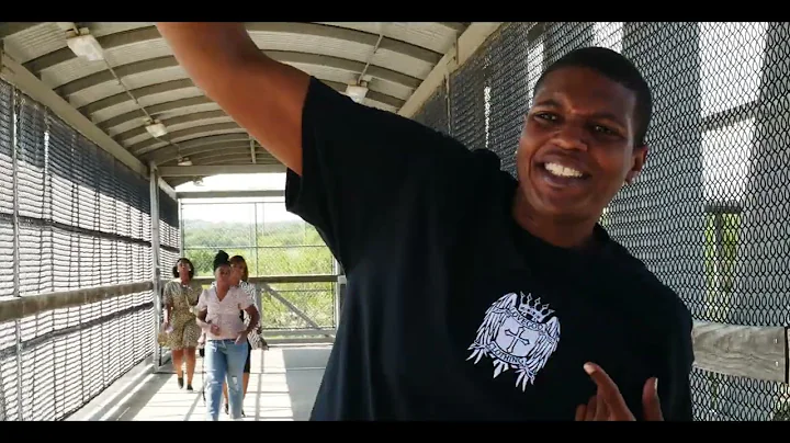 DEVIN GATES tha GODMANE-  EVERYBODY PRAISE GOD MUS...