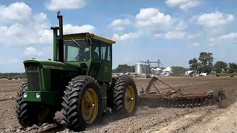 Kolik HP má traktor JD 7020?