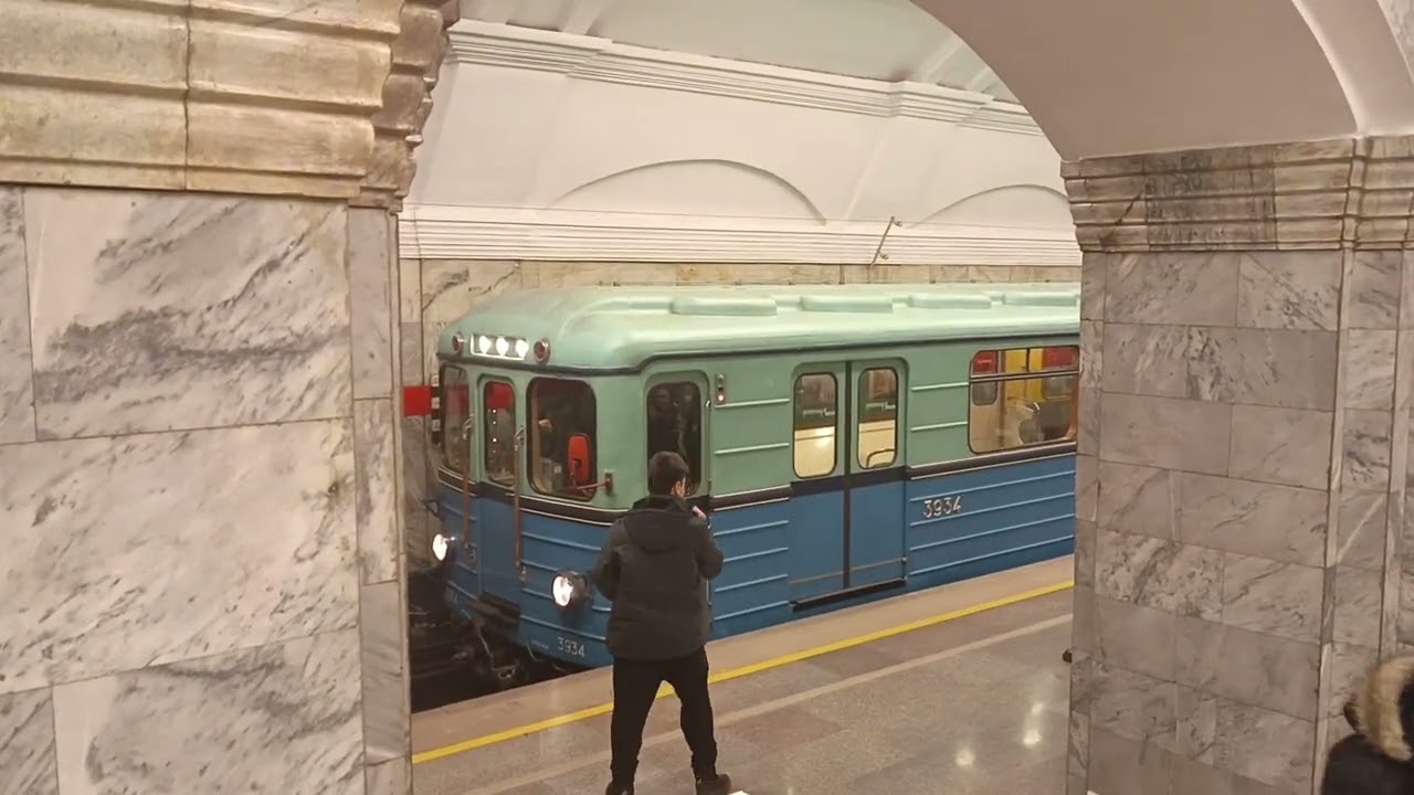 ЭКСКЛЮЗИВ! Возвращение ретросостава после экскурсии в депо, с видом с перехода на Путиловскую!