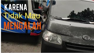 kecelakaan Bus Haryanto vs Grand max di jalan Pantura Kudus-demak