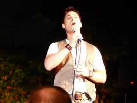 Kristoffer Cusick sings 'Oleta Adams' at Upright C...