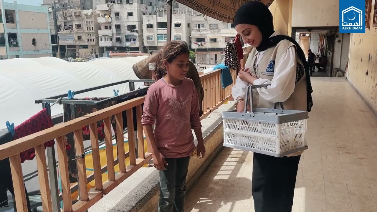 📍North Gaza | Hot Meals Distributed to Displaced Families | Alkhidmat Foundation Pakistan