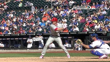 PHI@NYM: Utley launches an RBI triple to deep center