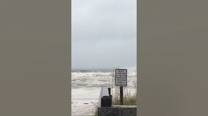 Hurricane Michael in Destin - Video by Crystal Stu...