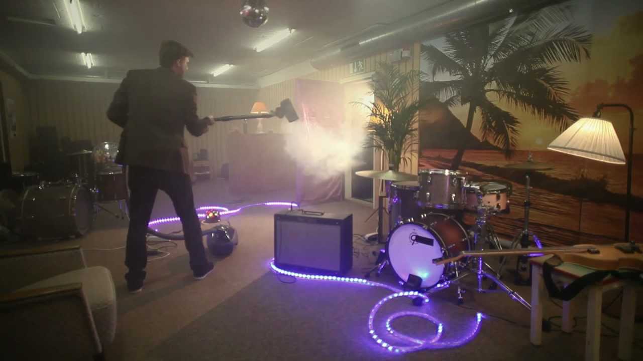 Watch James Gruntz – Closer on YouTube Watch James Gruntz – Closer on YouTube