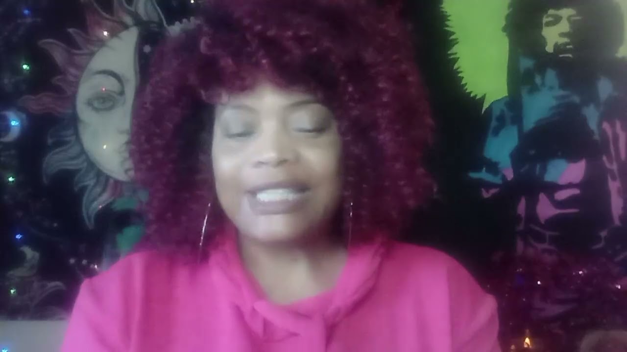 СКОРПИОН ♏ Кто влюбляется? Не слишком ли поздно для нас? Мне нужно это знать.