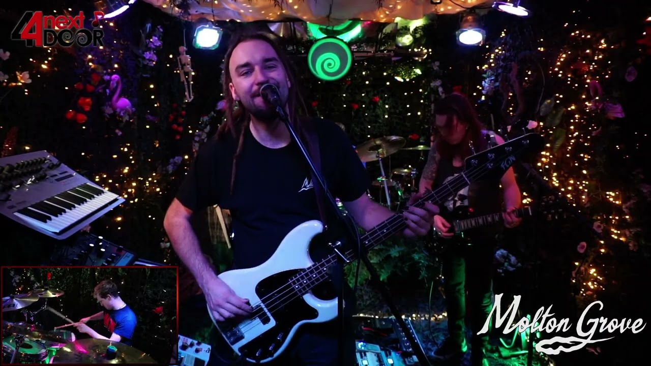 MOLTON GROVE : Trails of dirt - Live at 44NextDoor Stream stage